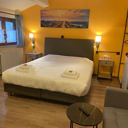 Hotel Monika Zutendaal Zewnętrze zdjęcie